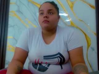 brunnette-hot webcam camsoda model stream image