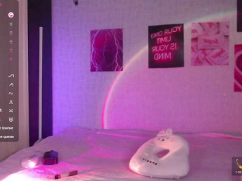 LessyLaska webcam model stream image