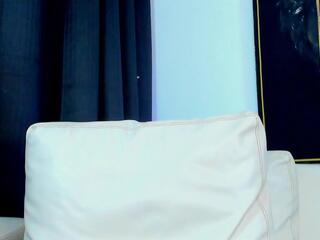 Summy Hattaway webcam model stream image