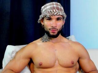 Summy Hattaway webcam model stream image