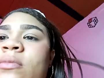 2moons_full_of_love webcam model stream image