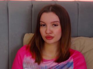 Milana Evans webcam model stream image