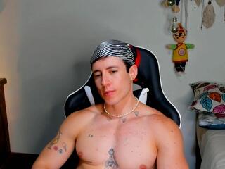 Aaron Bain webcam model stream image