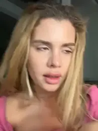 EmiliaCatalina webcam model stream image