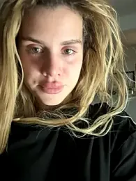 EmiliaCatalina webcam model stream image