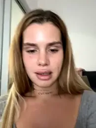 EmiliaCatalina webcam model stream image