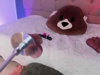 karol-page webcam model stream image