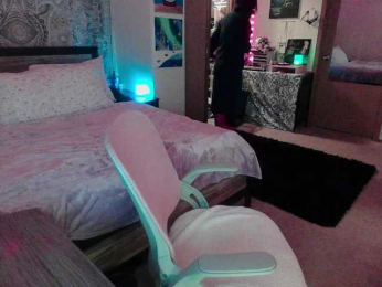 MaciMay webcam model stream image