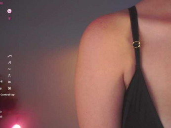 FurElisse webcam model stream image