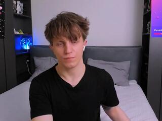 Curtis Crew webcam model stream image