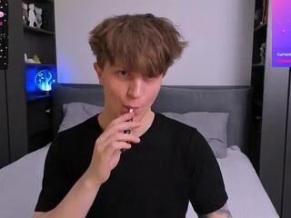 Curtis Crew webcam model stream image