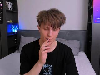 Curtis Crew webcam model stream image