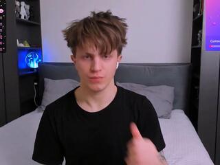 Curtis Crew webcam model stream image