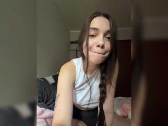 MimiLuv webcam model stream image