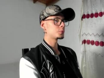 vlad__night webcam model stream image