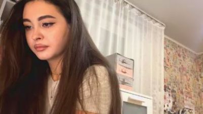 CloraQuail webcam model stream image