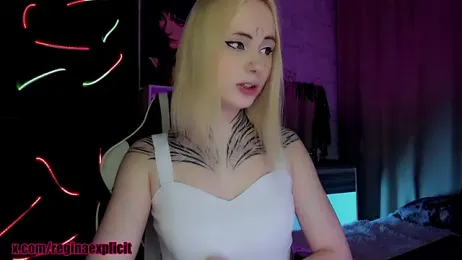snake__bites webcam model stream image