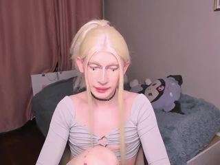 yoi-mika webcam model stream image