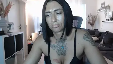 IntiMia webcam model stream image