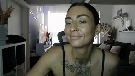 IntiMia webcam model stream image