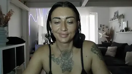 IntiMia webcam model stream image