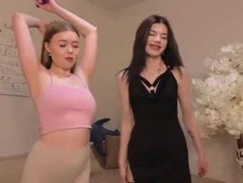 berry_bloom webcam model stream image