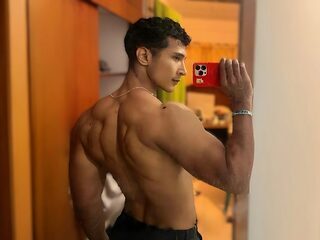 Alejandro Santiago webcam model stream image
