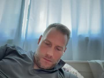 chris2024x webcam model stream image