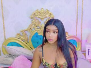 Reven Mayers webcam model stream image