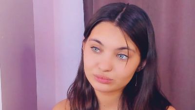 HildredUrive webcam model stream image