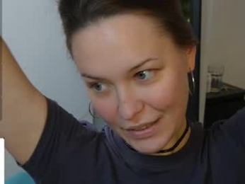 yess_kiki webcam model stream image