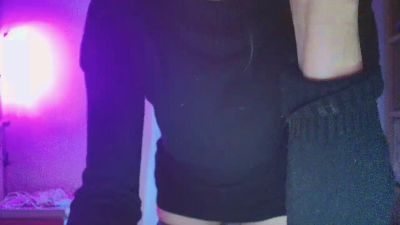 __nina webcam model stream image