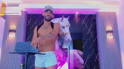 Dominic_Max webcam model stream image