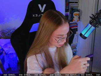 Emili1- webcam model stream image