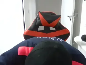 JUNINHOLEKEJR webcam model stream image