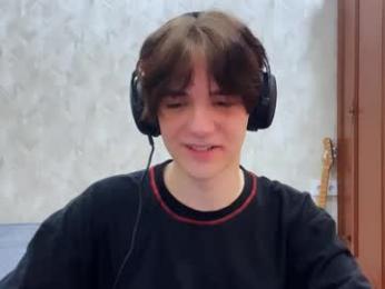 zombde32 webcam model stream image