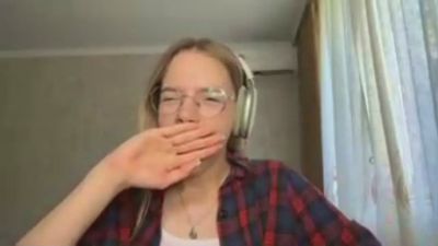 OuidaWilfong webcam model stream image