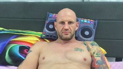 BrianOmally webcam model stream image