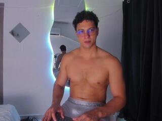 Kris Khalifa webcam model stream image