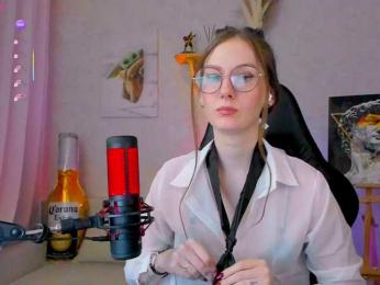 KiraRumGirl webcam model stream image