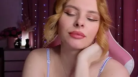 Day-off webcam model stream image