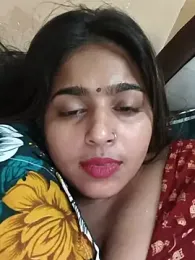 Cute-Simmi69 webcam stripchat model stream image