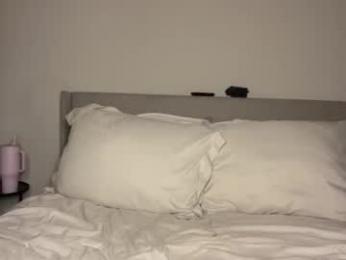 kyliebelle webcam model stream image