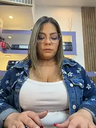 isabella_horney_ webcam stripchat model stream image