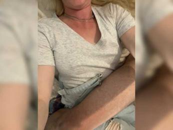 MaksNaks webcam model stream image