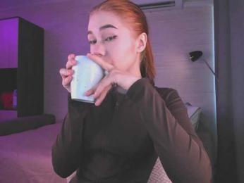 Cute1yoga webcam model stream image