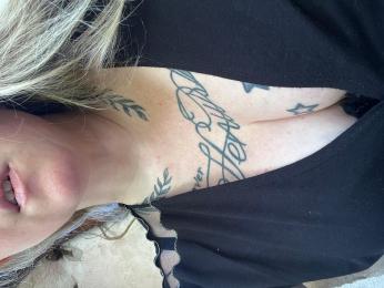 Coeursurtoi333 webcam model stream image