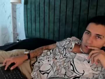 andyjoy_ webcam model stream image