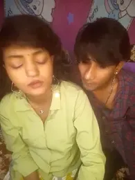 Freakingromance webcam model stream image