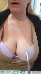 Isismilf webcam model stream image
